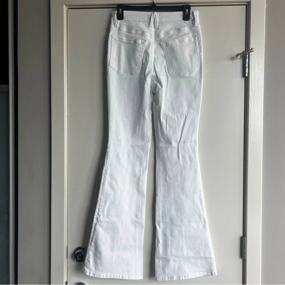 Good American Power Stretch Pull On Flare Jeans - Picture 6 of 8